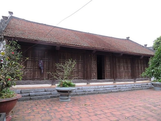 Cận cảnh những nhà gỗ cổ đẹp nhất Việt Nam