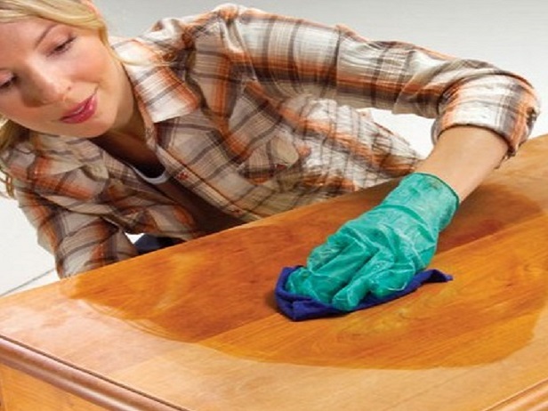 Một số cách tẩy sơn trên gỗ đơn giản và nhanh chóng